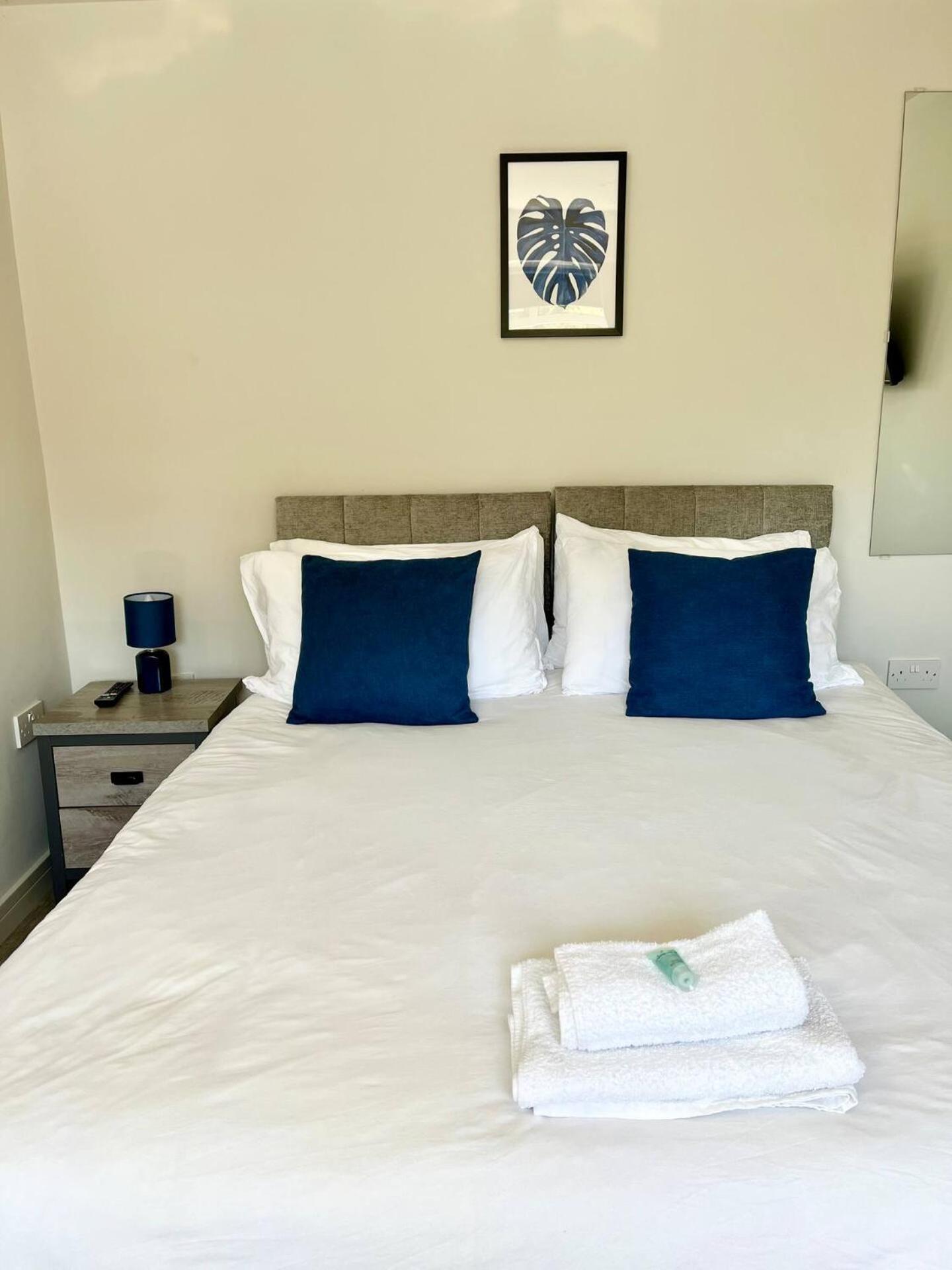 Newly Renovated 3 Bed 2 Bath Apartment & Parking شيفيلد المظهر الخارجي الصورة